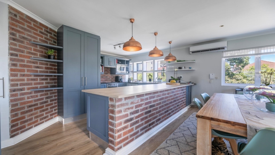 2 Bedroom Property for Sale in Sea Point Western Cape